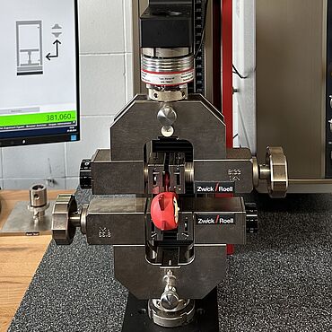 Zugprüfung einer Tonies Figur mit zwickiLine