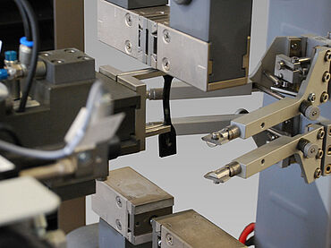 ISO 37/DIN 50534 Schulterprobe automatisierter Zugversuch