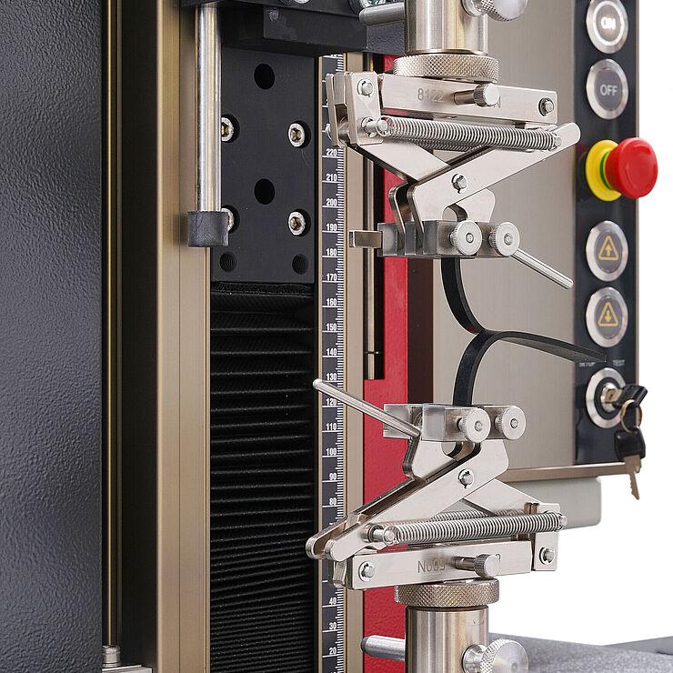 ISO 34- 1/-2 Tear growth test rubber & elastomers | ZwickRoell