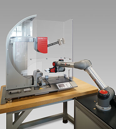 Der roboTest N eignen sich optimal für Automatisierungs-Nachrüstungen an bestehende Prüfmaschinen