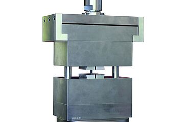 Composite Druckversuch mit Krafteinleitung über Schub, Shear Loading Compression ISO 14126, ASTM D3410, DIN EN 2850