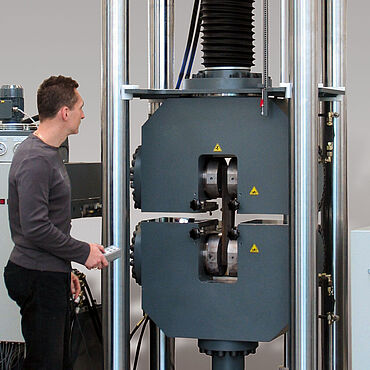 Tensile test with a ZwickRoell testing machine