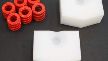 Blocs d’essai UHMWPE et ressorts pour l’essai selon l’ISO 12189