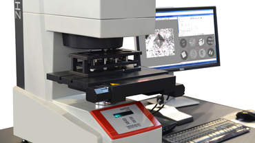 Vickers Härteprüfung nach ISO 6507, ASTM E92, ASTM E384 mit einem ZHV Härteprüfgerät