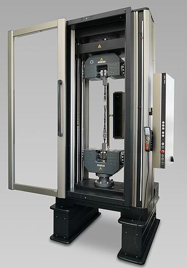 用于根据ISO 15630-3标准进行钢绞线拉伸试验的试验机