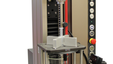 シリンジの引抜き力とグライド力を測定する試験冶具