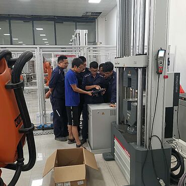 Luizhou Iron & Steel'de tam otomatik test laboratuvarı