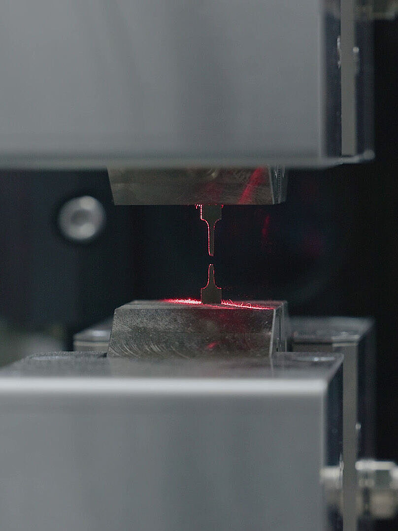 Mini tensile test to ISO/TS 6892-5 | Materials testing with