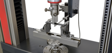 Flexure test: 3-point flexure test with corresponding flexure test tool from ZwickRoell