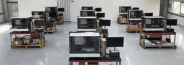 Prüfsysteme für verschiedene Standorte weltweit mit einheitlicher FAT