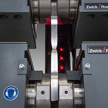 Optical strain measurement with laserXtens