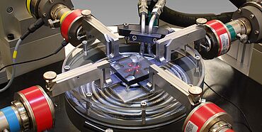 Triaxial testing on biomaterials and tissues