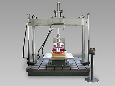 Portal badawczy z serwo-hydraulicznymi cylindrami badawczymi