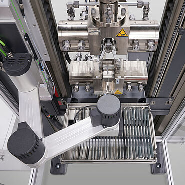 Prüfsystem ALEX für die automatisierte Biegeprüfung an Metall