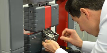 ZHN nanoindenter with LFU in use ZHN nanoindenter with LFU in use