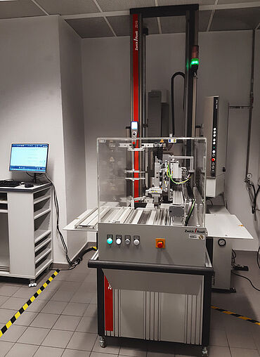 roboTest L for tensile tests and tear growth tests on elastomers