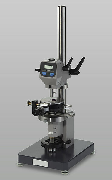 IRHD Messung an einem Gummi-O-Ring