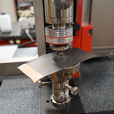 Lithium-ion battery testing/ EV battery testing: compression test for battery foil, active materials and coated electrodes