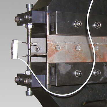 Fatigue tests on H specimens using a vibrophore