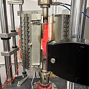 Zeitstandprüfung an Mikroproben mit videoXtens 1-32 HP/TZ