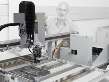 Zubehör für Materialprüfmaschinen: Automatisiertes Prüfsystem