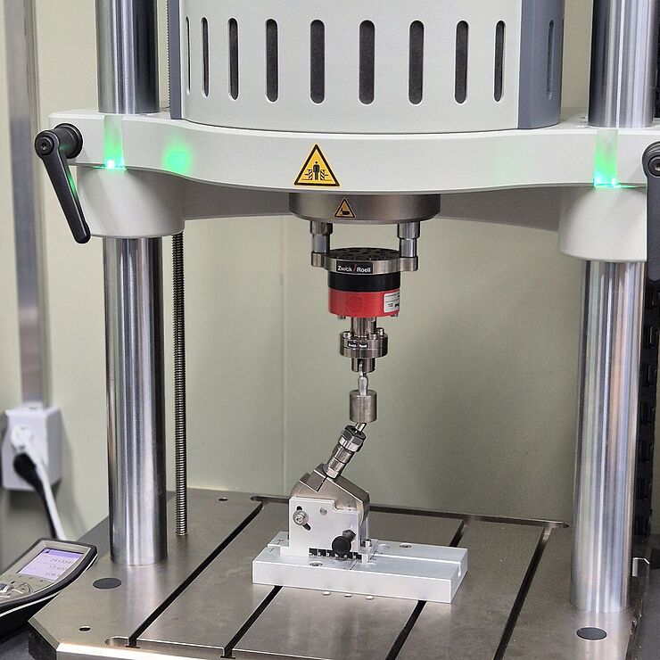Isolation Points Inplant Testing of dental implants to ISO 14801 | ZwickRoell