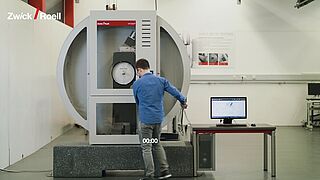 HIT450P Pendulum impact tester for tests on metals