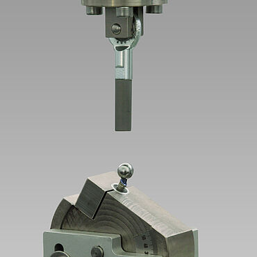 Swiveling test fixture for dental implants