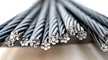 Ensayo de tracción en cables de acero para pretensar según las normas ISO 15630-3 / ASTM A416 / ASTM A1061
