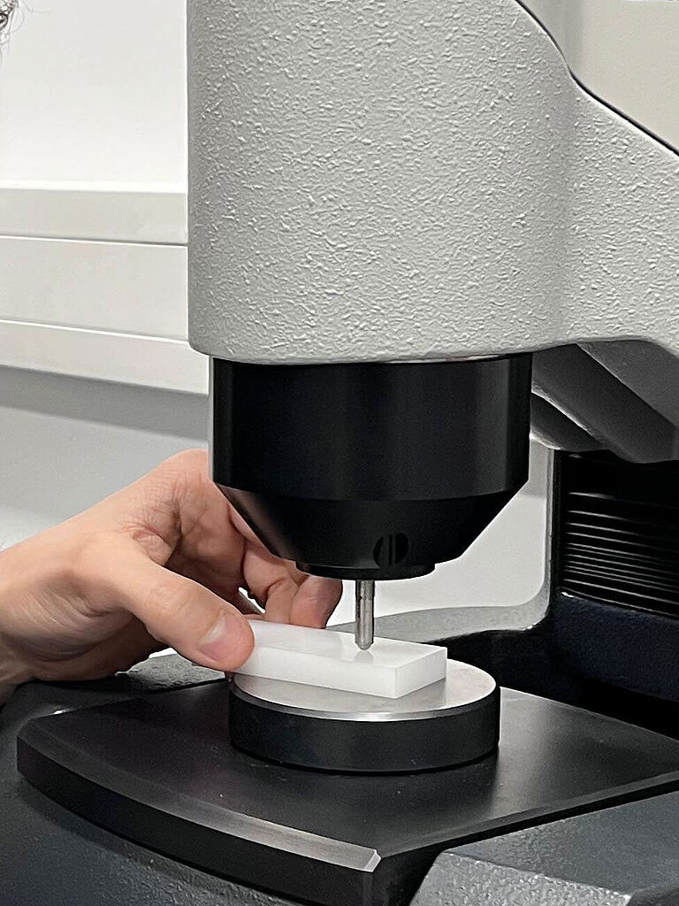 ASTM D785 | ISO 2039-1 | ISO 2039-2 プラスチック硬度 | ZwickRoell