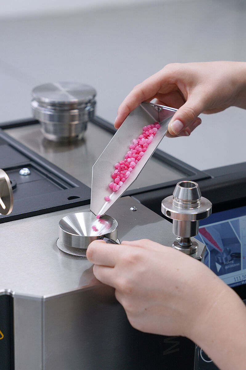 ISO 1133: Melt flow index (MFI) plastics | ZwickRoell