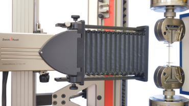 Extensomètres optiques videoXtens pour les essais selon ASTM D638