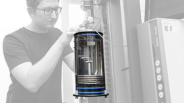 Климатические камеры фирмы ZwickRoell для испытаний материалов в различных окружающих условиях (температура от -80°C до +2.200°C)