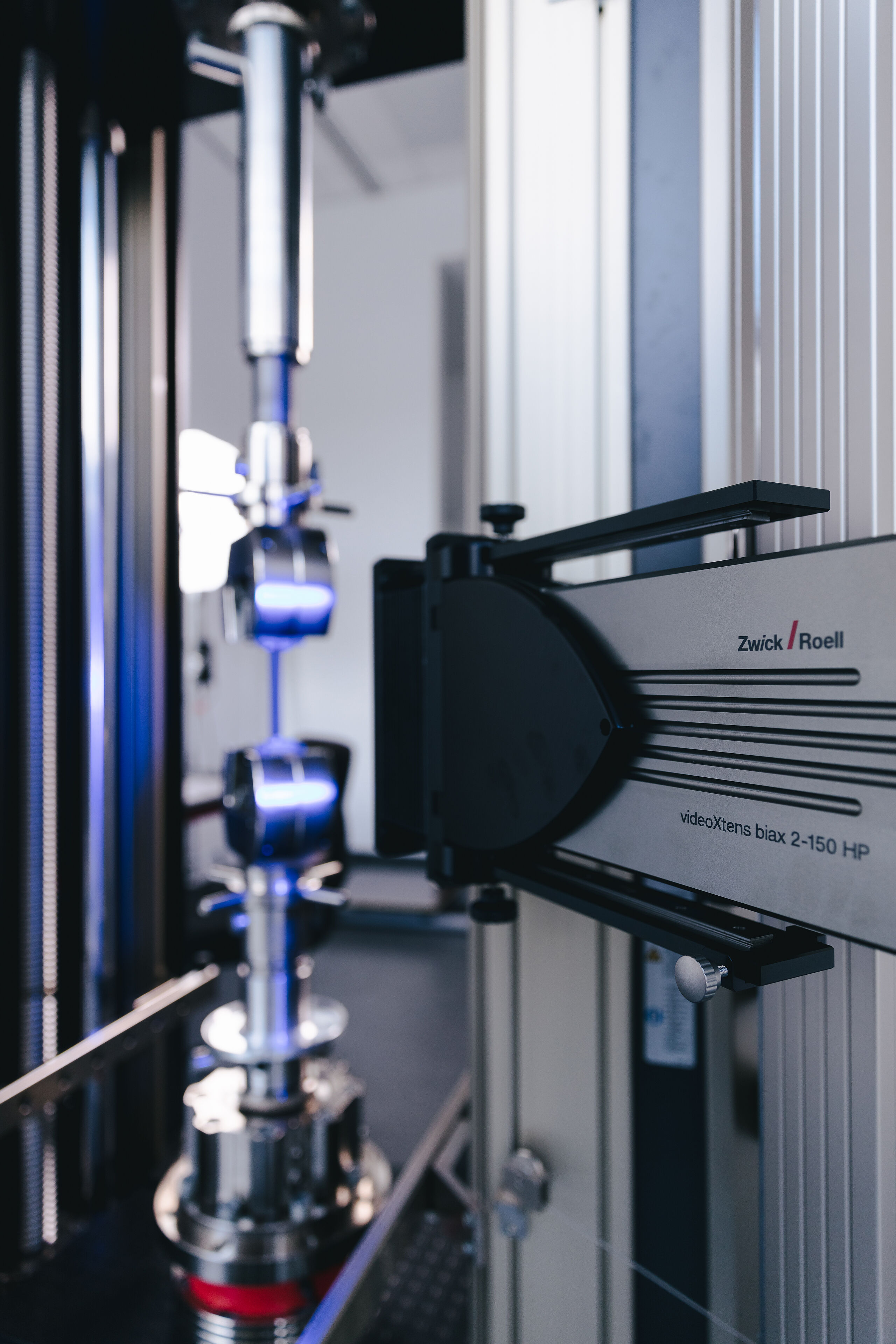 Video extensometer voor normconforme rekmeting op kunststof filmsamples volgens ISO 527-3