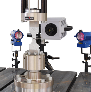 Fixture for high-speed tensile tests on metals
