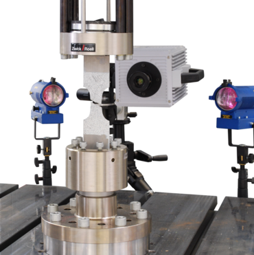 Fixture for high-speed tensile tests on metals