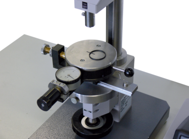 Specimen holders for IRHD / Shore hardness testers