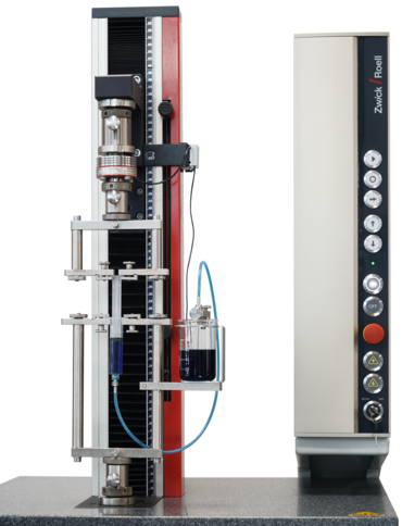 zwickiLine con dispositivo di prova ISO 7886-1 Determinazione della forza di scorrimento del pistone delle siringhe USP <1382>