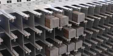 Shelf magazine for flat specimens 2000 kN