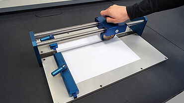 Cortadora de tiras de papel para la preparación de probetas de precisión según ISO 12192 y Tappi T456