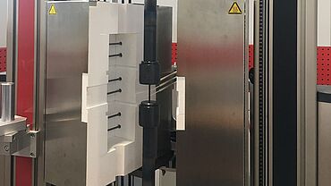 +1,500°Cまでの3ゾーン加熱炉